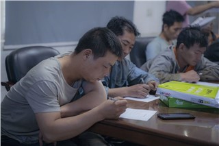朝陽(yáng)集團開(kāi)展行車(chē)和有限作業(yè)空間安全操作培訓、道路交通安全培訓
